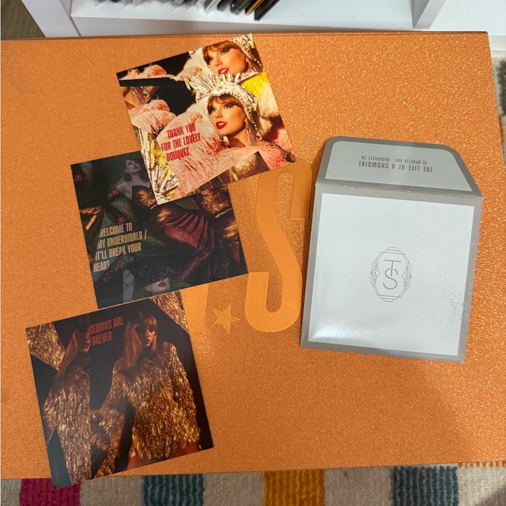 The Life of a Showgirl: It’s Beautiful Edition Limited Release Deluxe CD - Picture 5 of 7